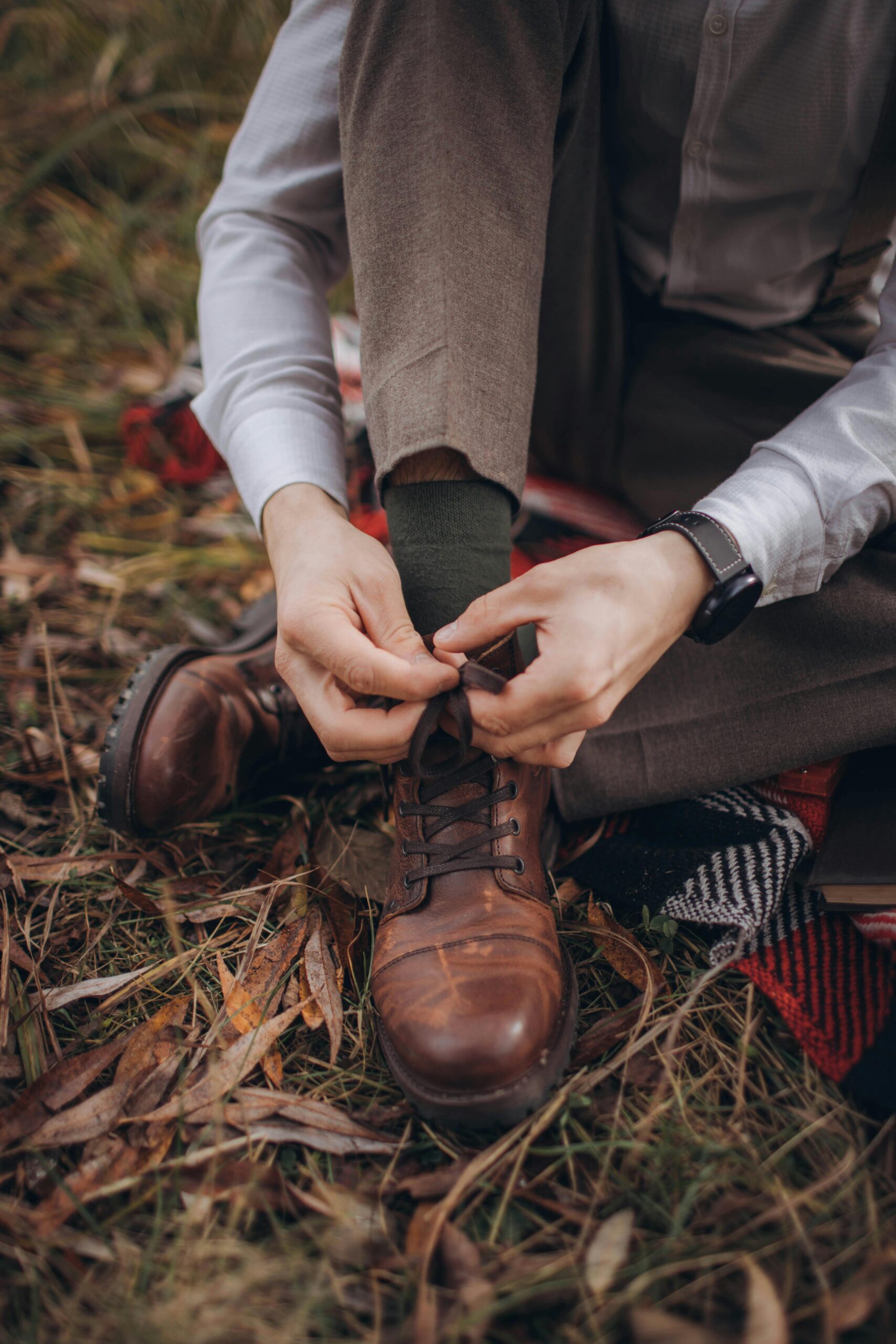 การเช็ดรองเท้าหุ้มข้อ (คุฟฟ์) ทั้งสองข้าง